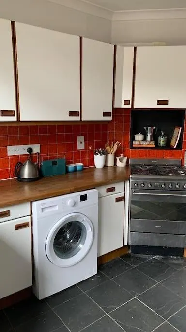 Dom wakacyjny Lovely 4 Bedroom Home, Stones Throw From The Beach Okręg wyborczy Hove