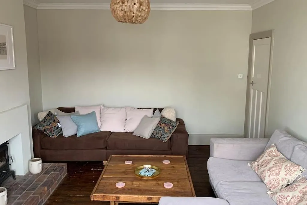 Lovely 4 Bedroom Home, Stones Throw From The Beach Okręg wyborczy Hove 0*,  Wielka Brytania